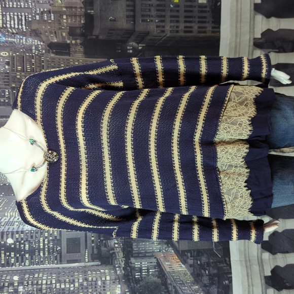 DB Established 1962 Sweaters - DB Established 1962 Blue & Ivory Striped Sweater sz XL with Lace Embelishment
